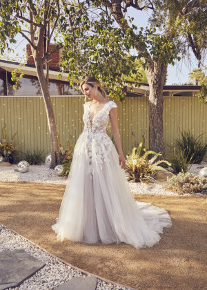 Cap Sleeves Ivory Lace Tulle V Back Floral Wedding Dress